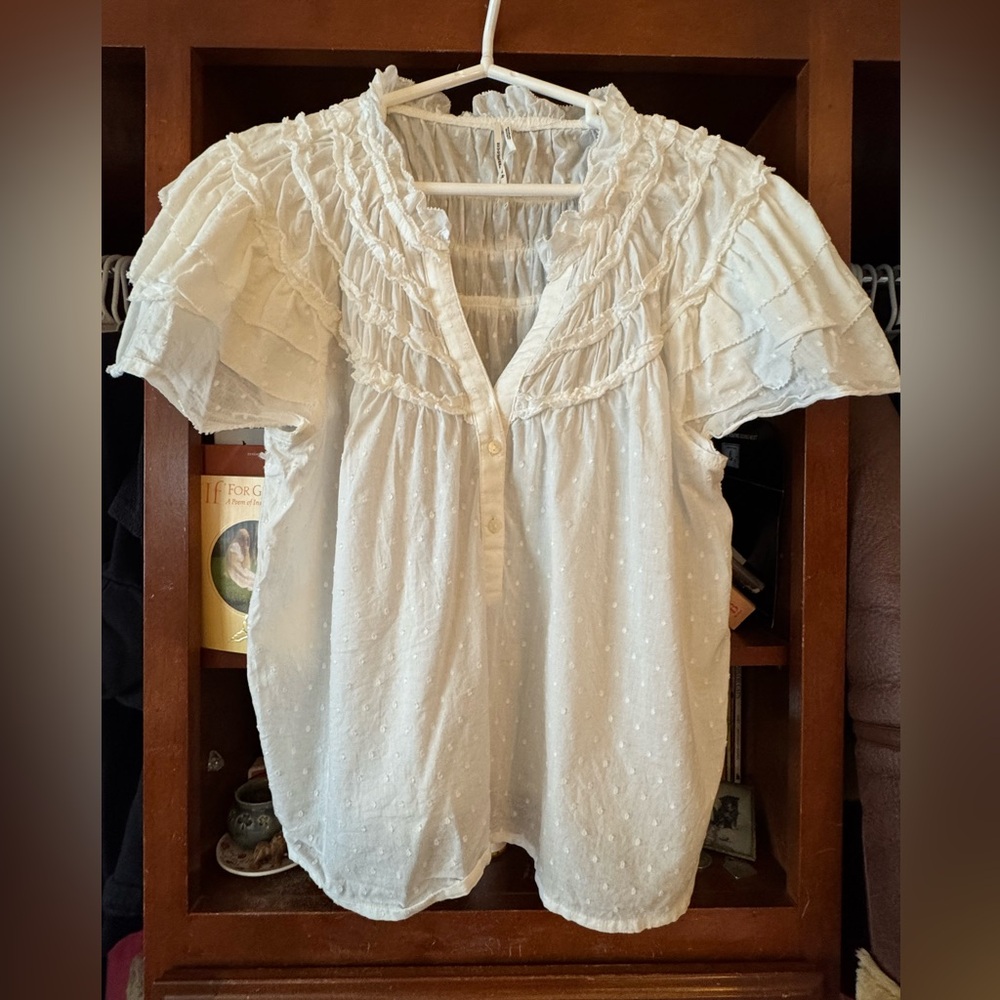 Women’s Anthropologie layered sleeves be Henley top. Size L.